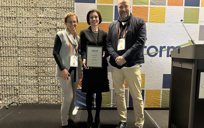 Maryam Fazel accepts the farkas prize